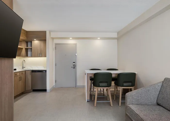 Hotel Homewood By Hilton South Medical District 3*